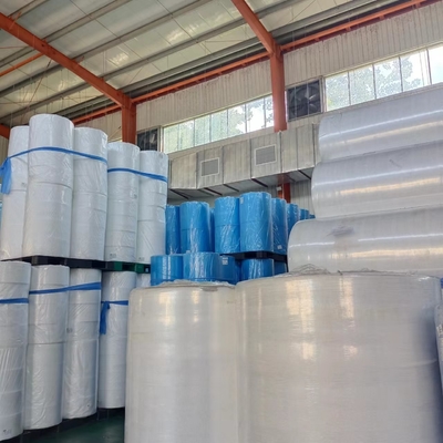 100 % Polypropylene Eco Friendly PP Non Woven Fabric Rolls Dengan 10 - 100 Gram
